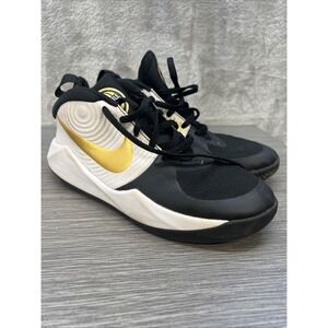 Nike Team Hustle D 9 Kids Basketball Shoes Black White Gold AQ4224-004 Size 5Y